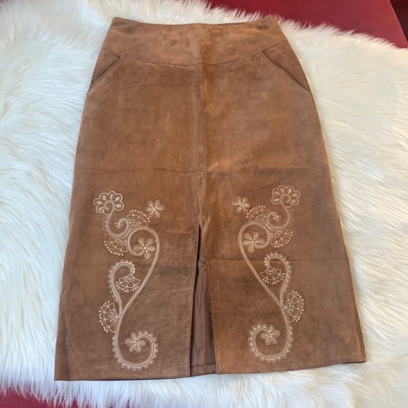 JJB benson Unique Embroidered Boho Suede Leather western midi Skirt sz 34/Small